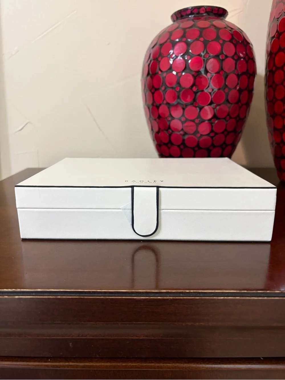 Radley London NWT White Jewelry Box Magnetic Close Ring Necklace Organizer